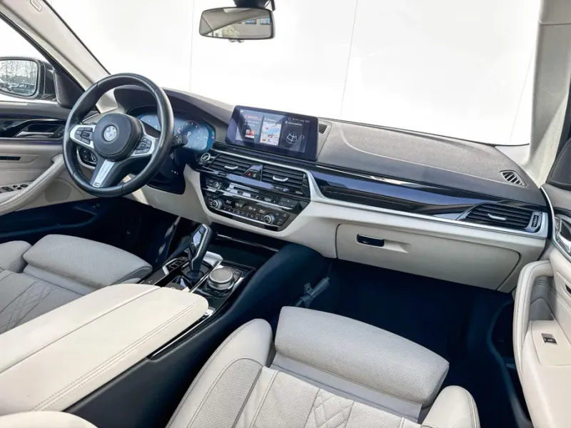 Vehicle Image 18