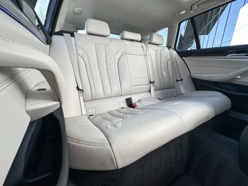 Vehicle Image 35