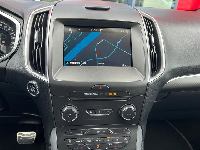 Vehicle Image 25