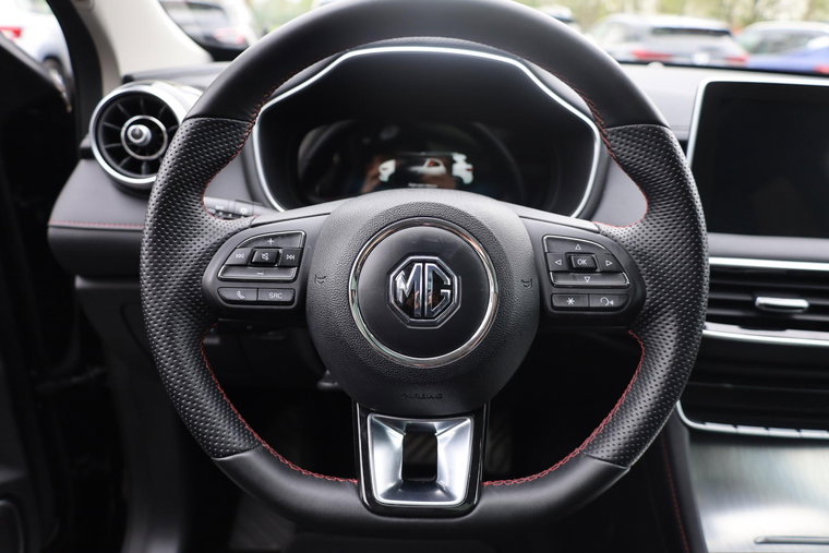 Vehicle Image 16