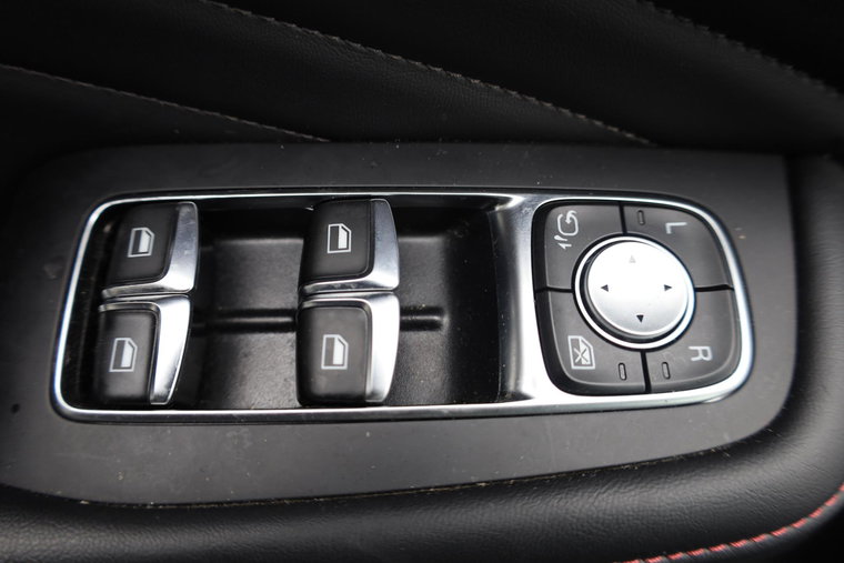 Vehicle Image 36