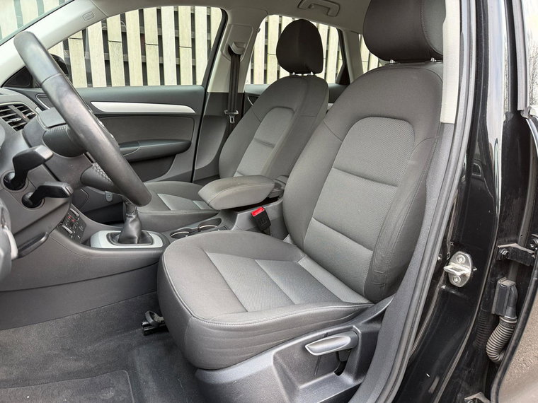 Vehicle Image 25
