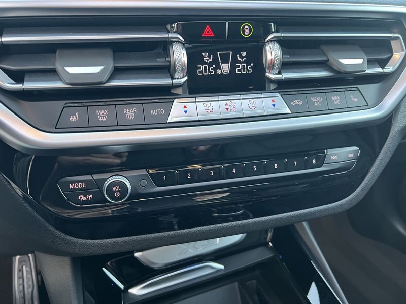 Vehicle Image 27