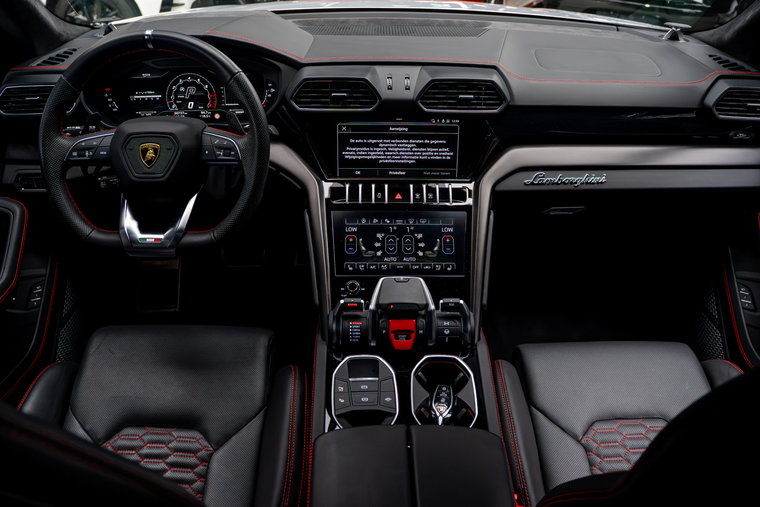 Vehicle Image 16