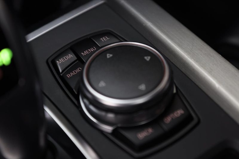Vehicle Image 33