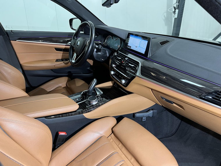 Vehicle Image 38