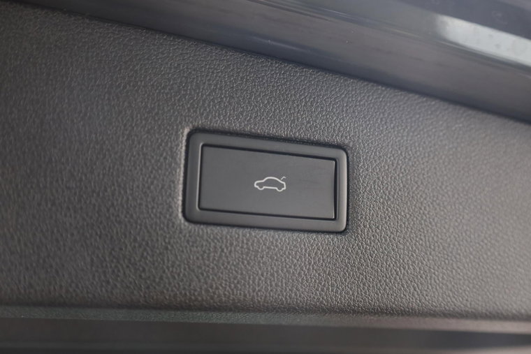 Vehicle Image 52