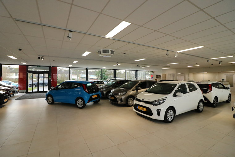 Vehicle Image 16