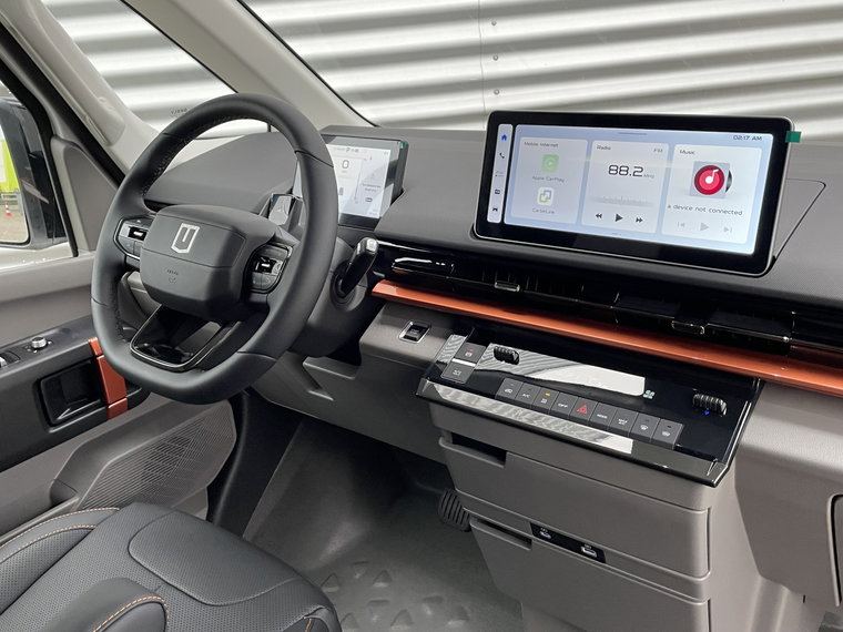 Vehicle Image 8