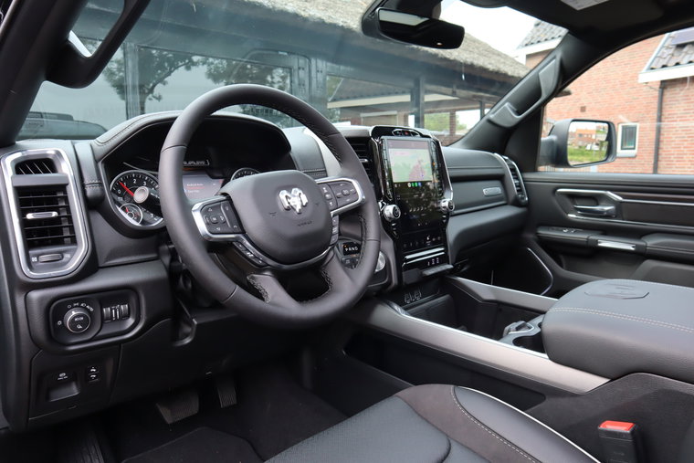 Vehicle Image 35