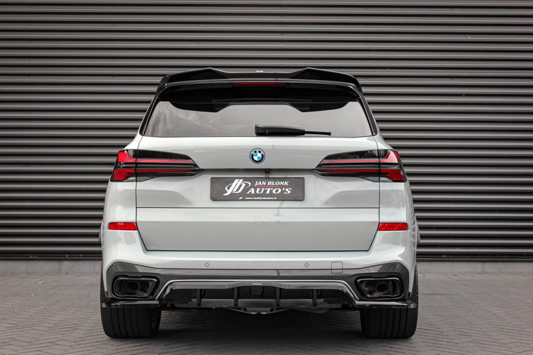 Vehicle Image 45