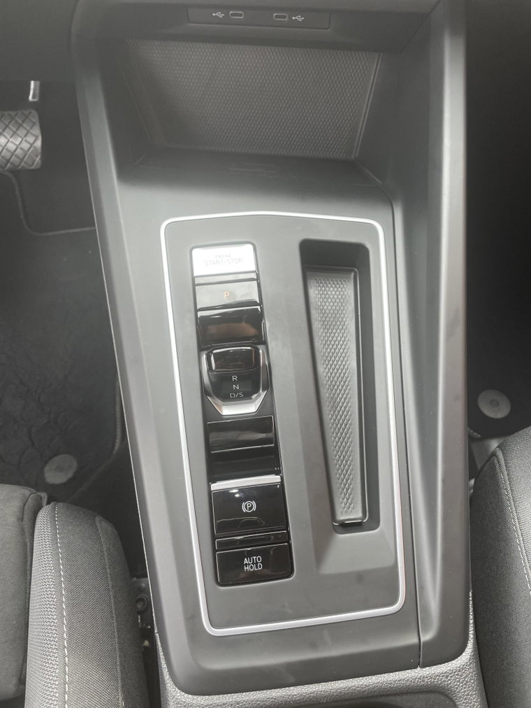 Vehicle Image 22
