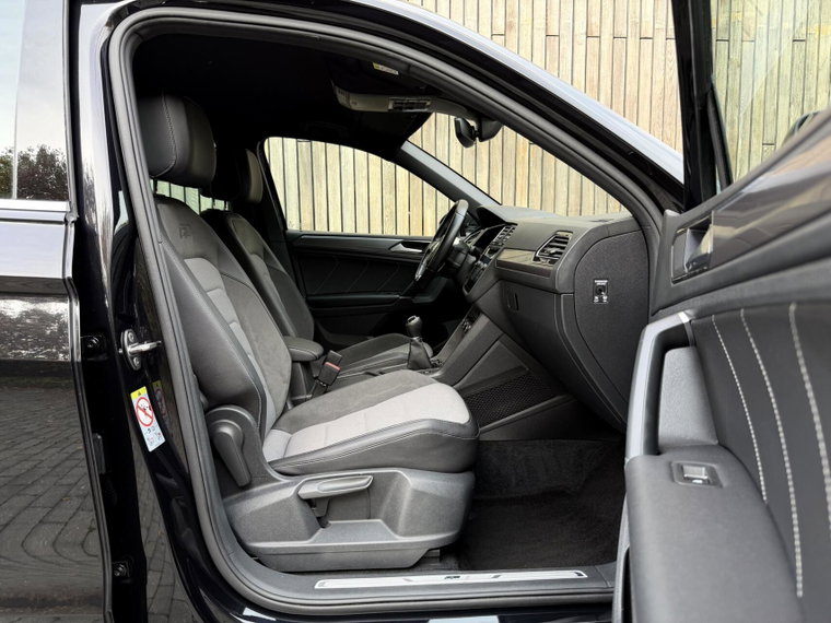 Vehicle Image 40