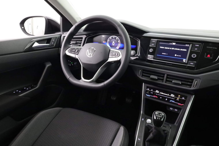 Vehicle Image 19