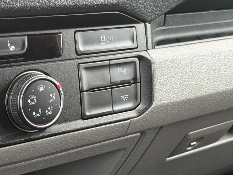 Vehicle Image 23