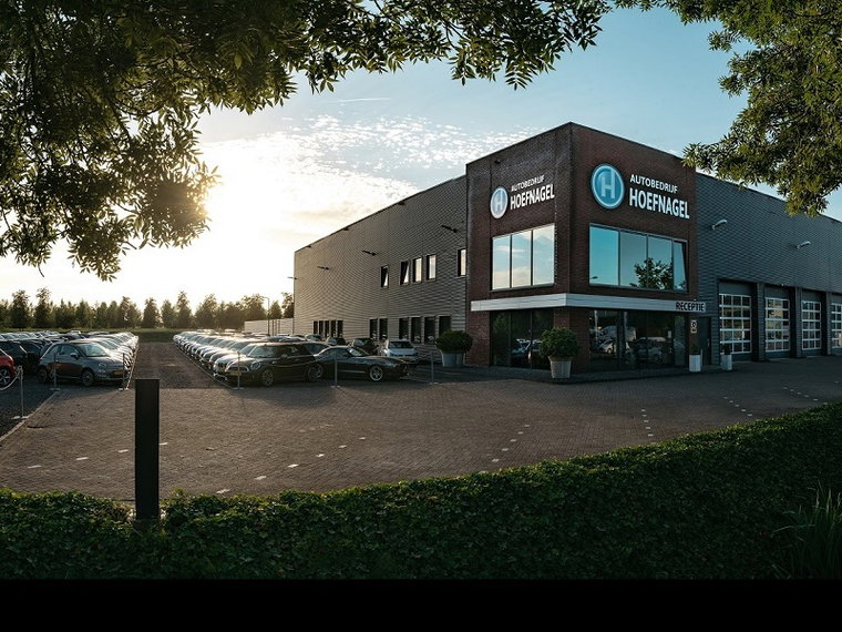 Vehicle Image 9