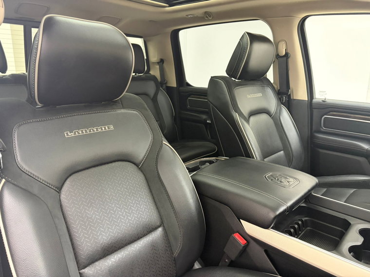 Vehicle Image 25