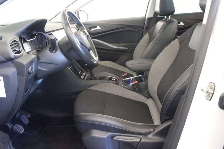 Vehicle Image 15