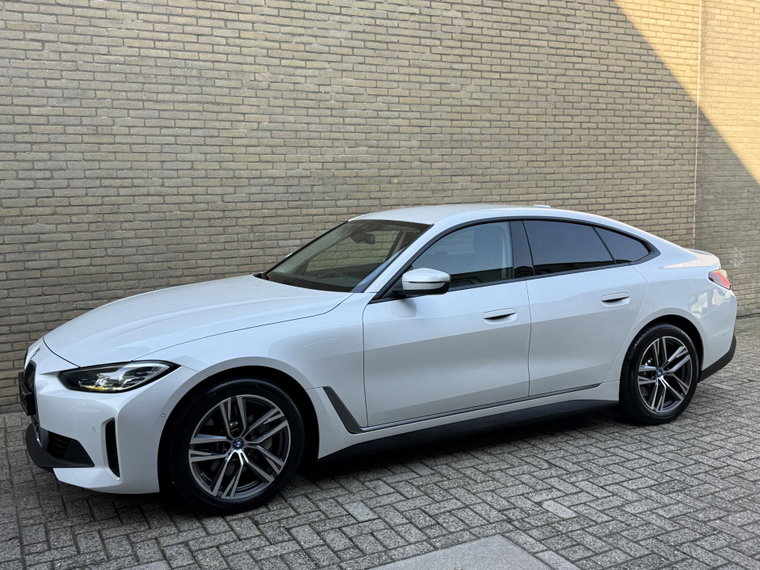 Vehicle Image 40