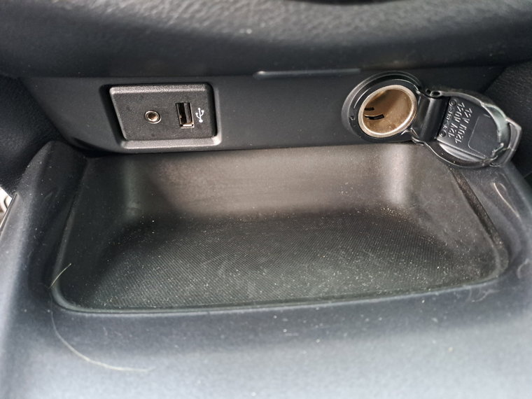 Vehicle Image 25