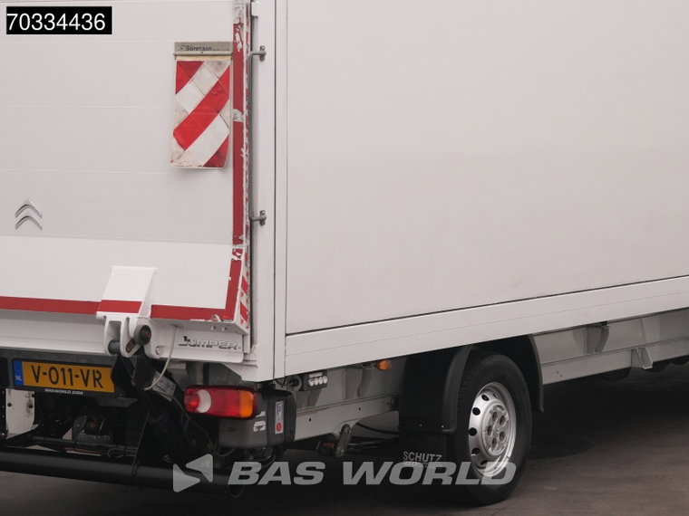 Vehicle Image 33