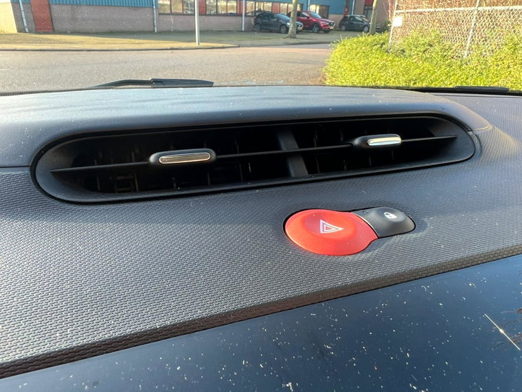 Vehicle Image 26