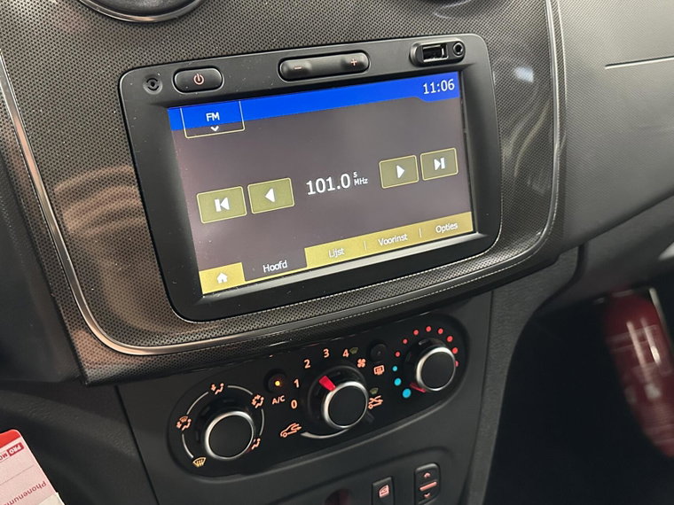 Vehicle Image 29