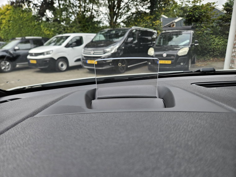 Vehicle Image 38