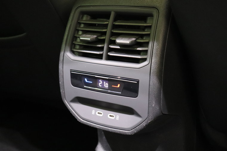 Vehicle Image 28