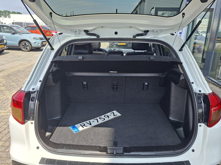 Vehicle Image 6