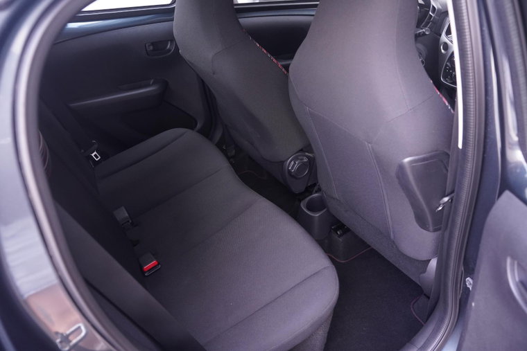 Vehicle Image 37