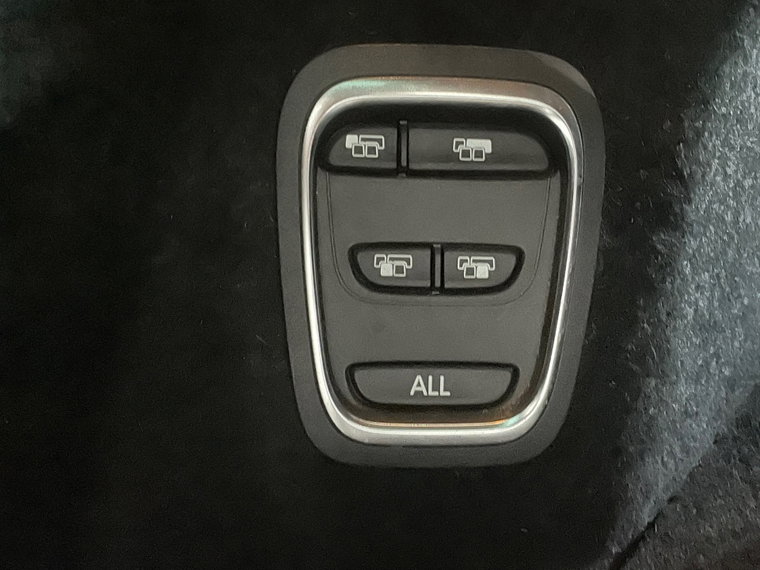 Vehicle Image 29
