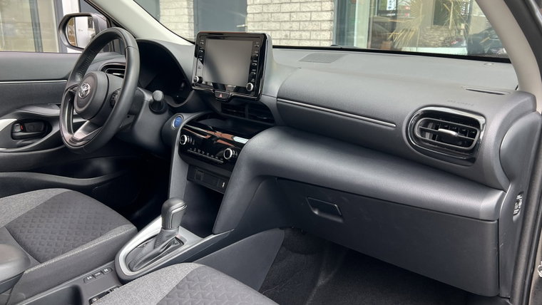 Vehicle Image 12
