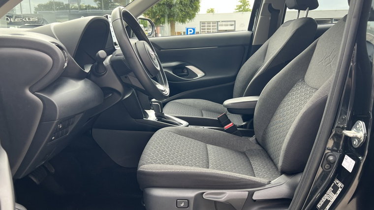 Vehicle Image 10