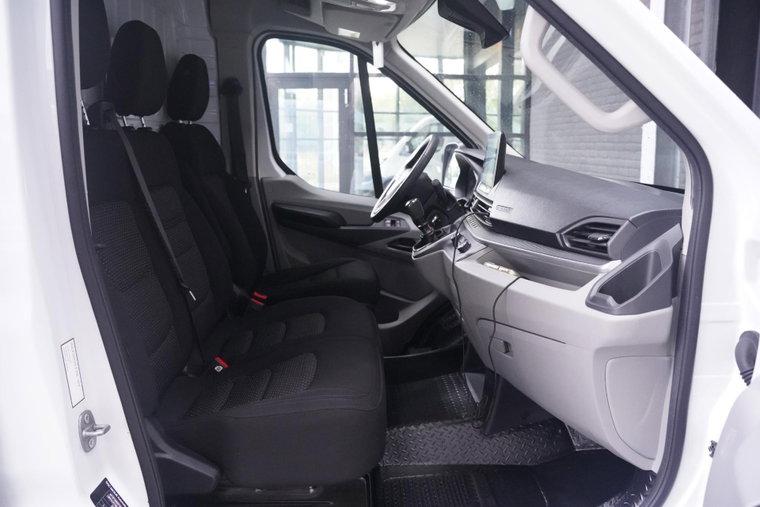 Vehicle Image 19