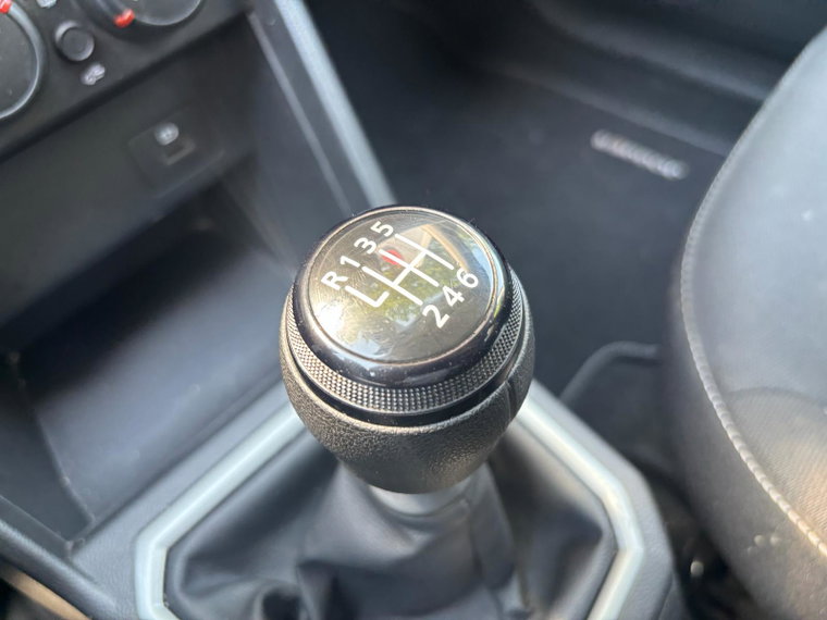 Vehicle Image 24