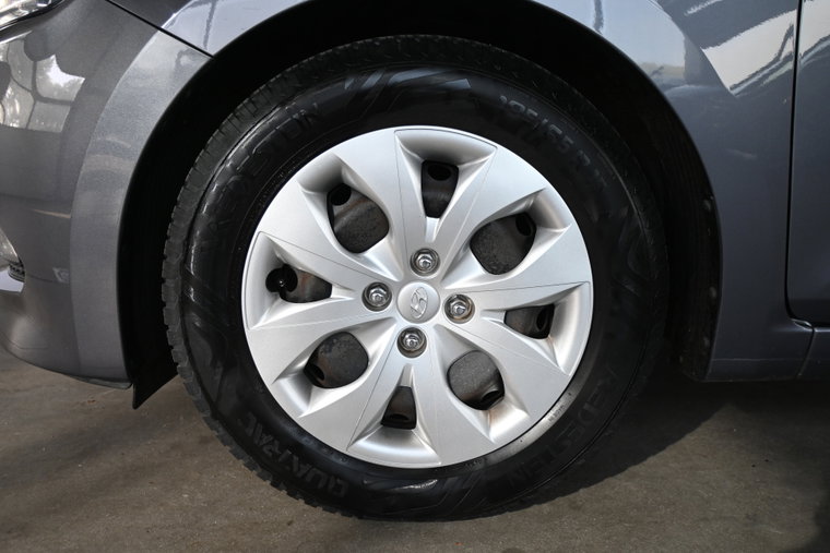 Vehicle Image 14