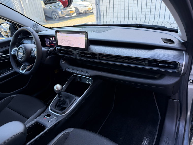Vehicle Image 33
