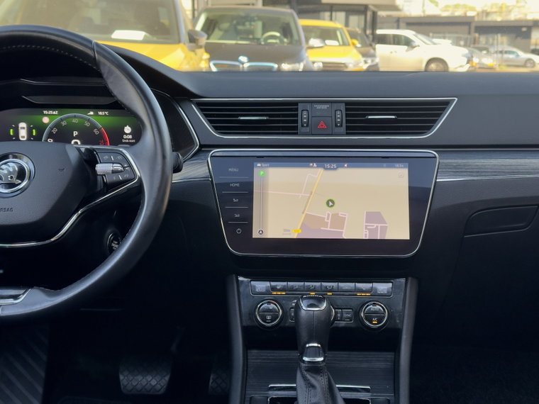 Vehicle Image 21