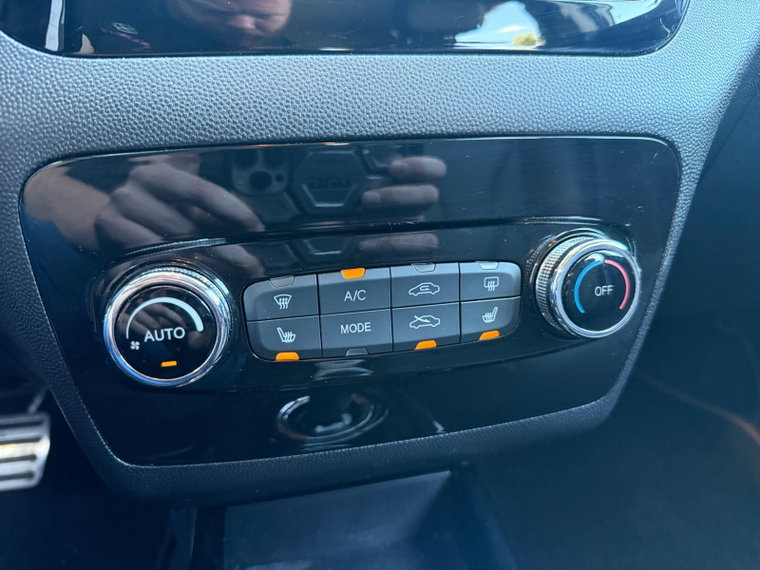 Vehicle Image 26