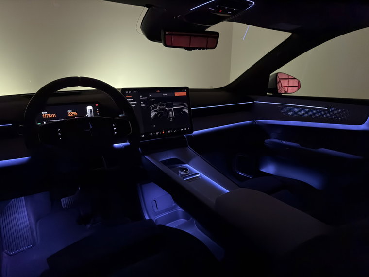 Vehicle Image 25