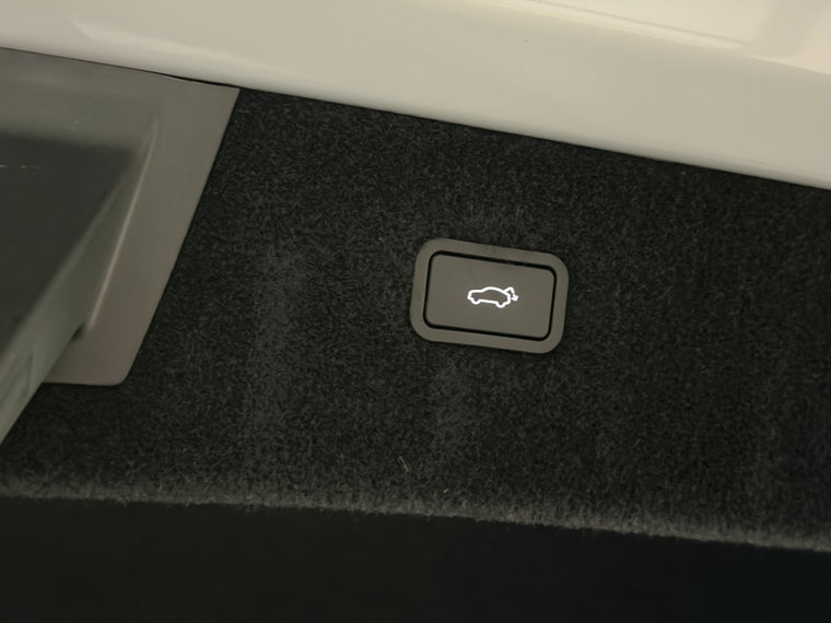 Vehicle Image 38