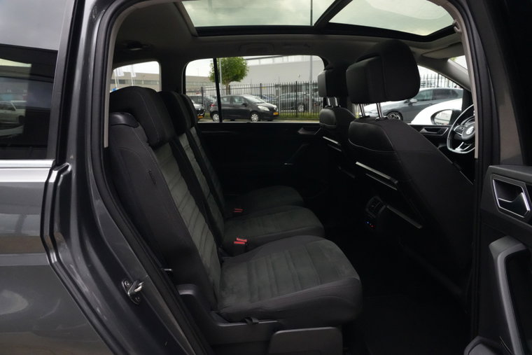 Vehicle Image 28