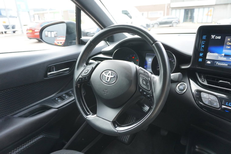 Vehicle Image 19