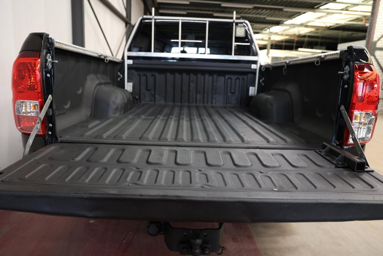 Vehicle Image 12