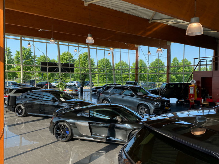 Vehicle Image 11