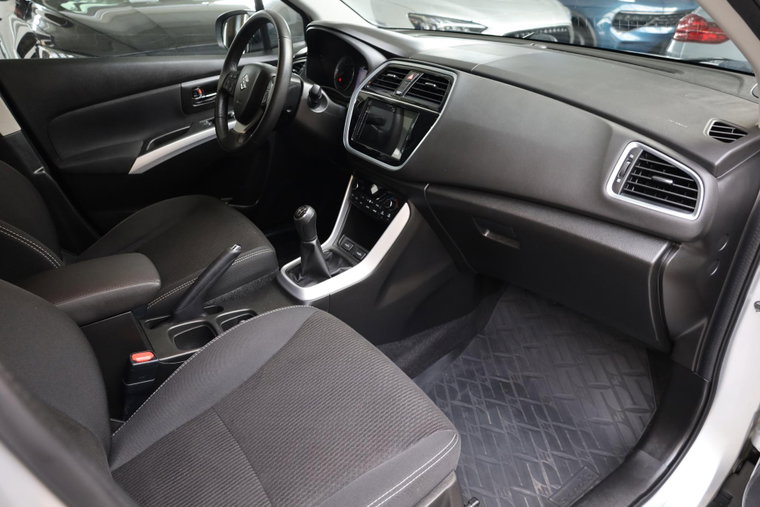 Vehicle Image 30