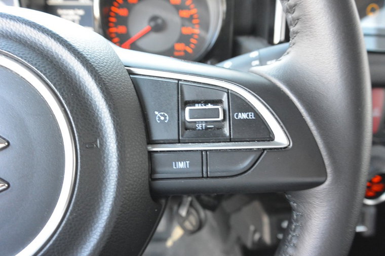 Vehicle Image 19