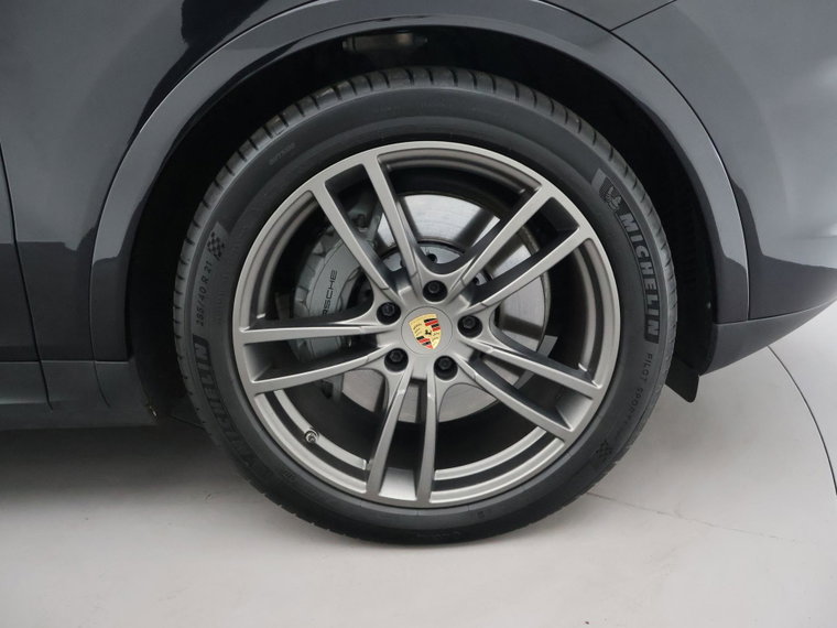 Vehicle Image 22