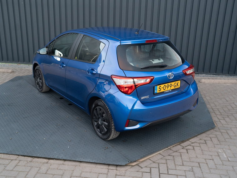 Vehicle Image 33